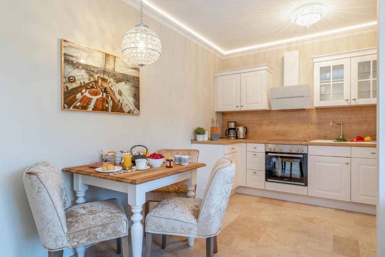 Traumhaus Unter Reet Appartement Zingst Buitenkant foto